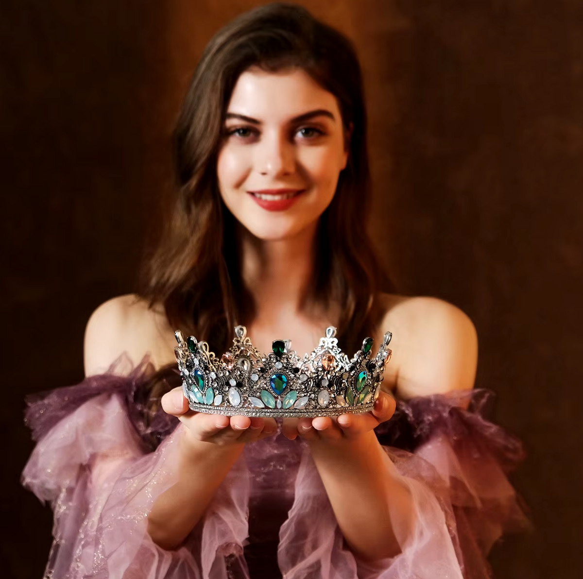 Royal Queen Gwendolina's Crystal Round Crowns