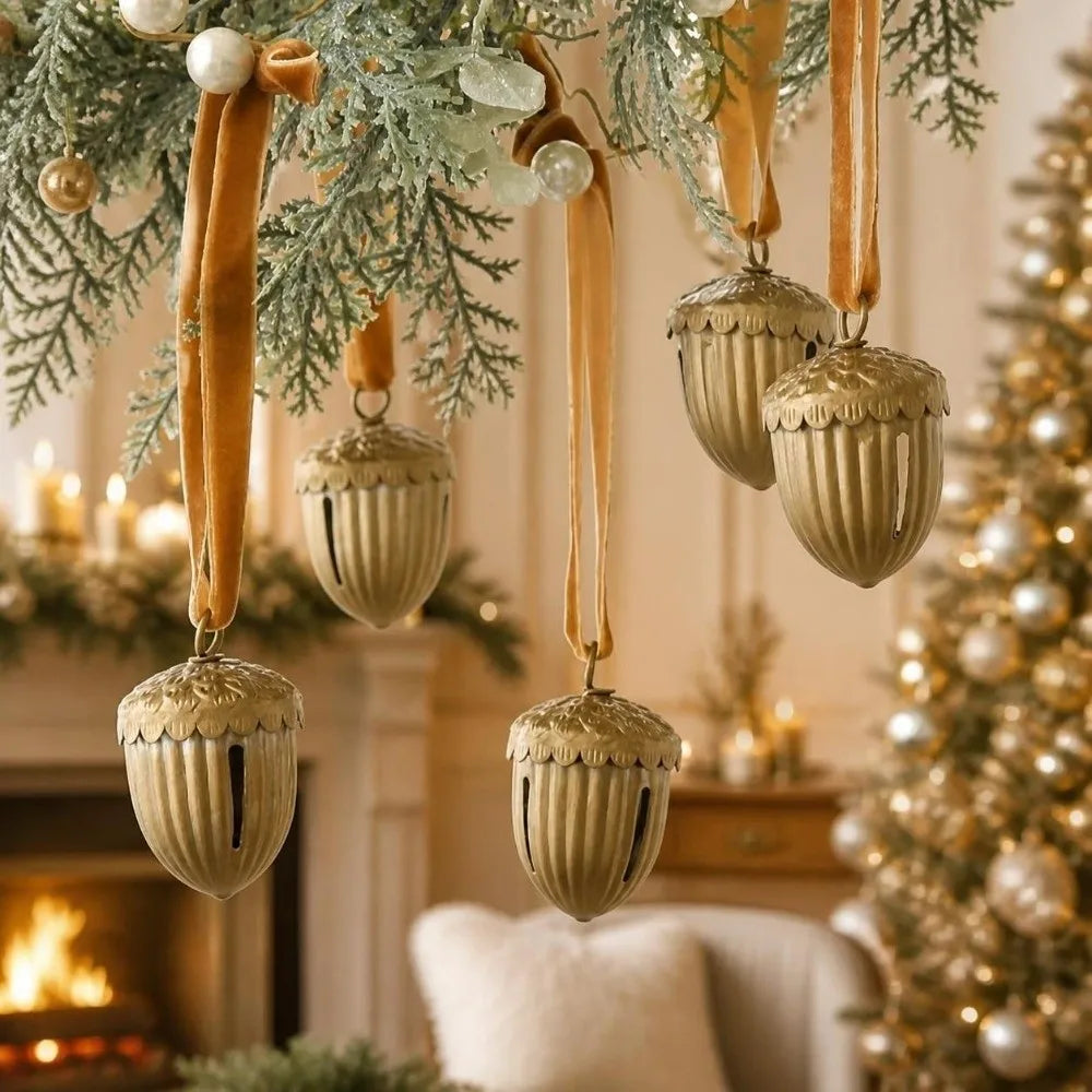 6PCS Iron Christmas Bell Pendant Crisp Sound Pinecone Bell Wind Chimes
