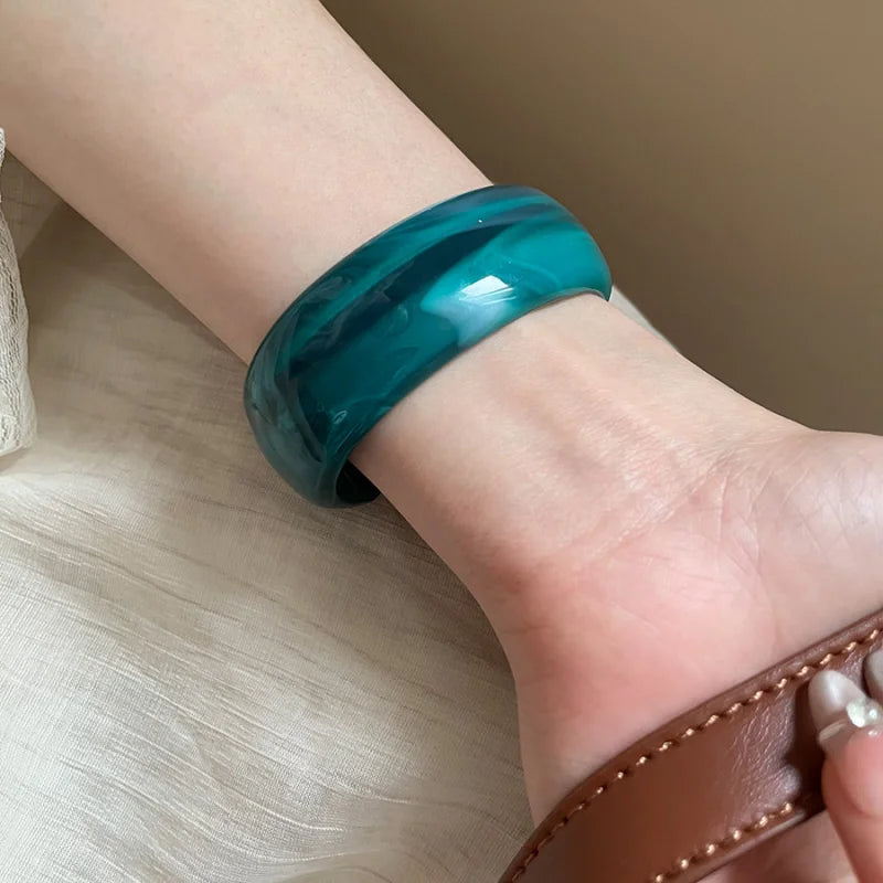 Smooth Round Acrylic Cuff Bangles Vintage Style Jelly Coloyr Smudging Wide Resin Bracelets