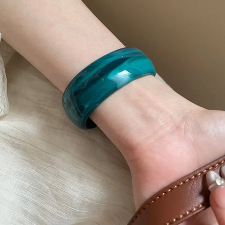 Smooth Round Acrylic Cuff Bangles Vintage Style Jelly Coloyr Smudging Wide Resin Bracelets