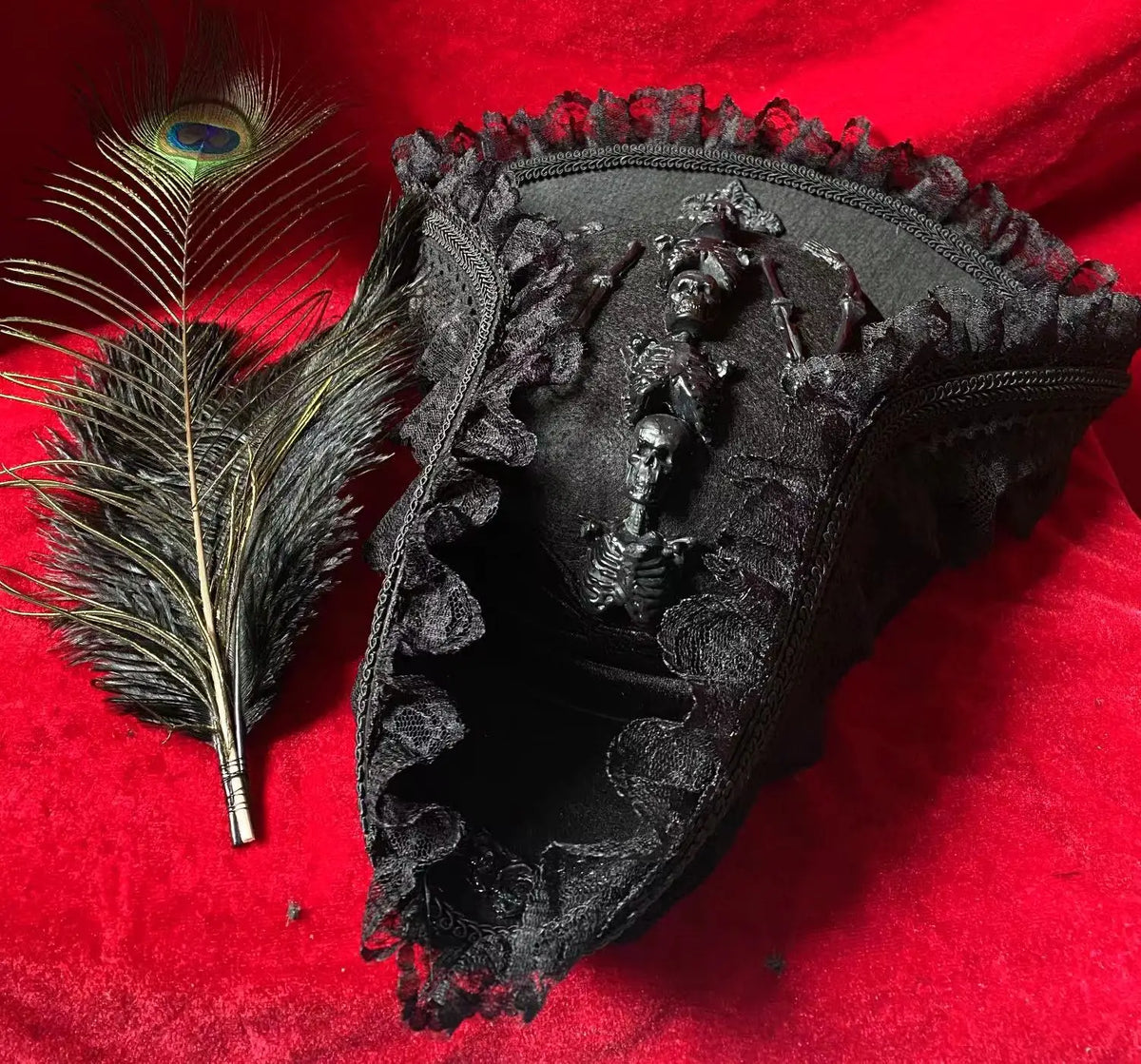 Pirate Hats Vintage Skull Feather Triangle Hats Halloween CosPlay Pirate Top Hat