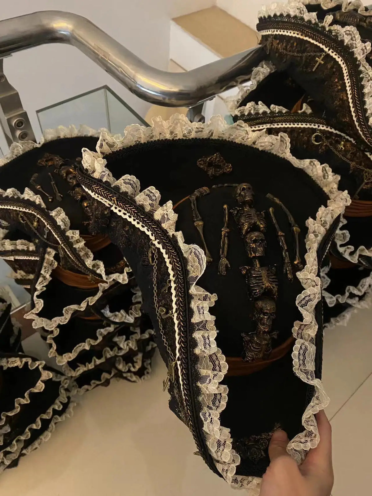 Pirate Hats Vintage Skull Feather Triangle Hats Halloween CosPlay Pirate Top Hat