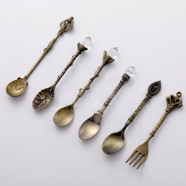 6pcs Vintage Spoons Fork Royal Style Gold Carved Coffee Tea Spoon Dessert Fork Cutlery Set
