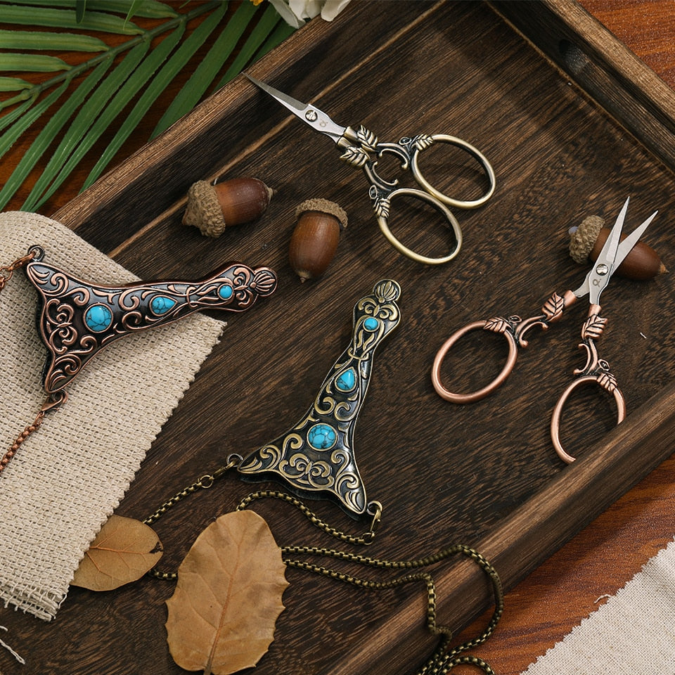 The Royal Tailor's Needlework Scissors Kit With Necklace Holder