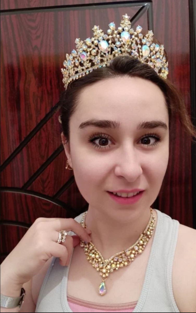 Queen of the Barossa Tiaras Earrings Necklaces Jewellery Sets