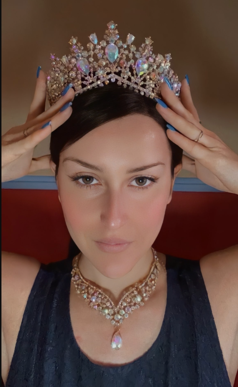 Queen of the Barossa Tiaras Earrings Necklaces Jewellery Sets