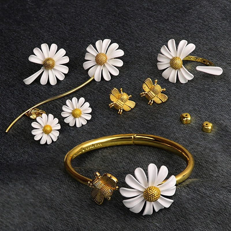 Daisy & The Bee Jewellery