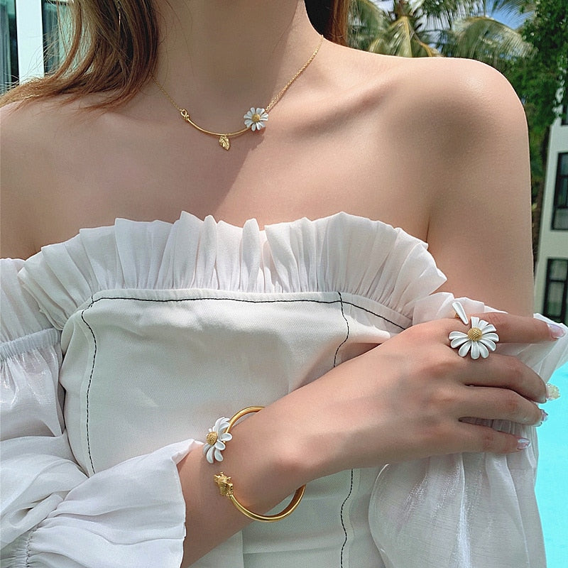 Daisy & The Bee Jewellery