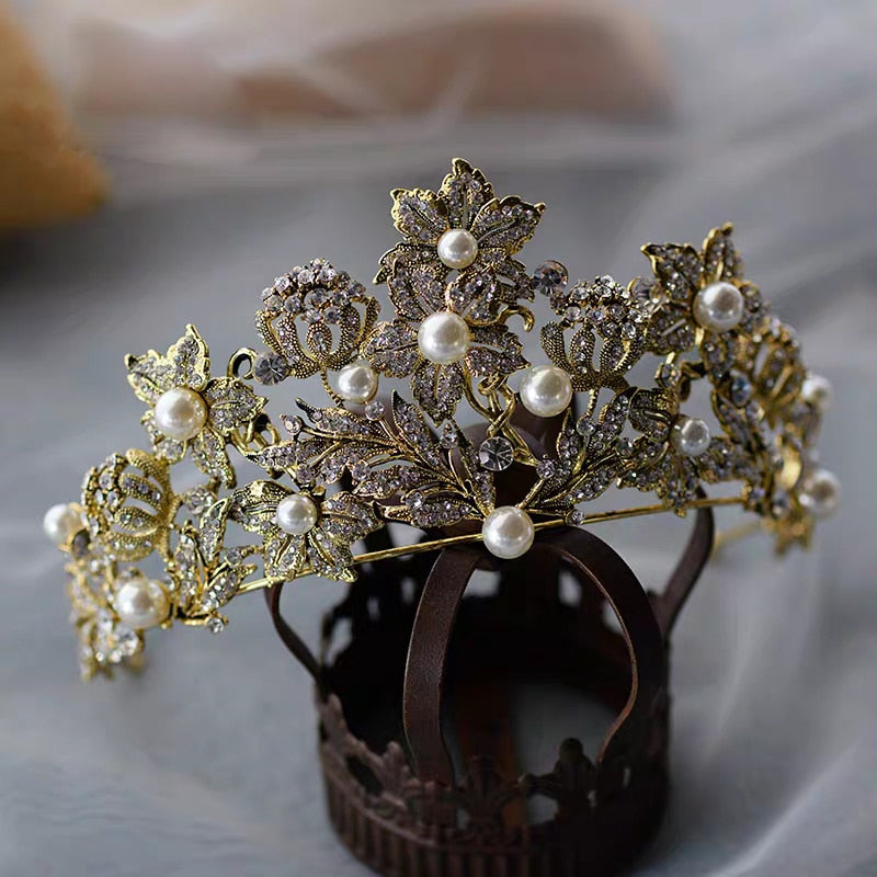 Queen Fay's Pearl Crown