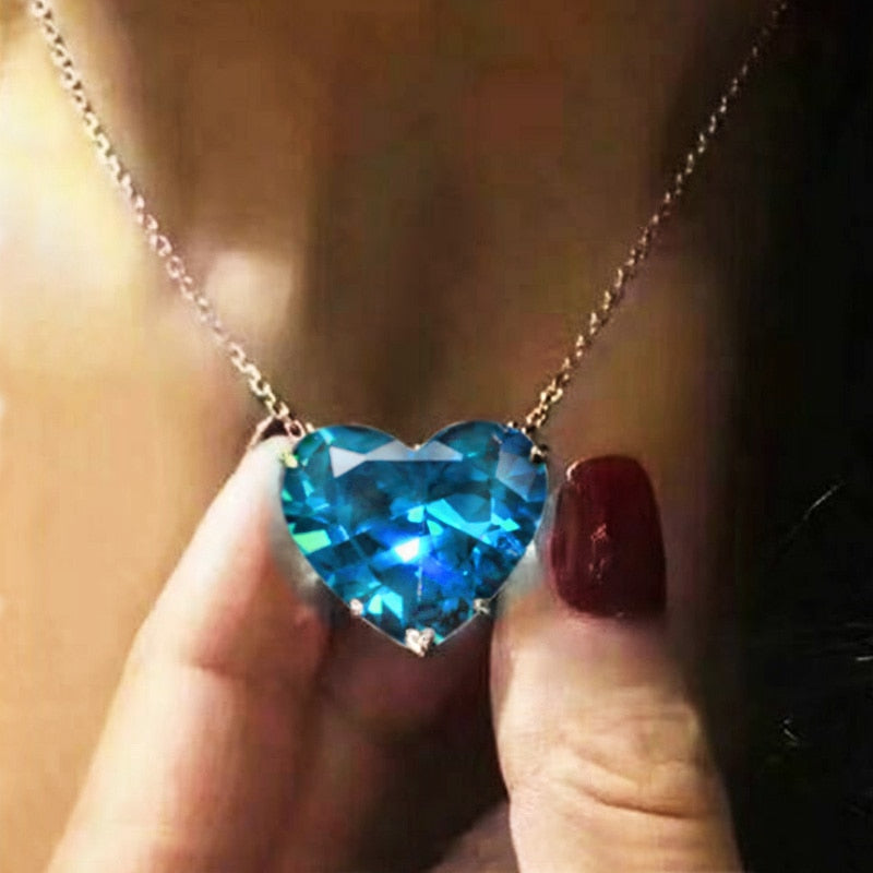 Big Heart Pendant Necklaces Six Colours