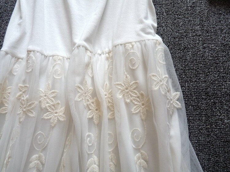 Mori Sweet Lace Layering Dress Black White Floral Embroidery Underdress