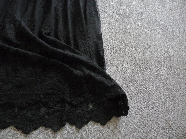 Mori Sweet Lace Layering Dress Black White Floral Embroidery Underdress
