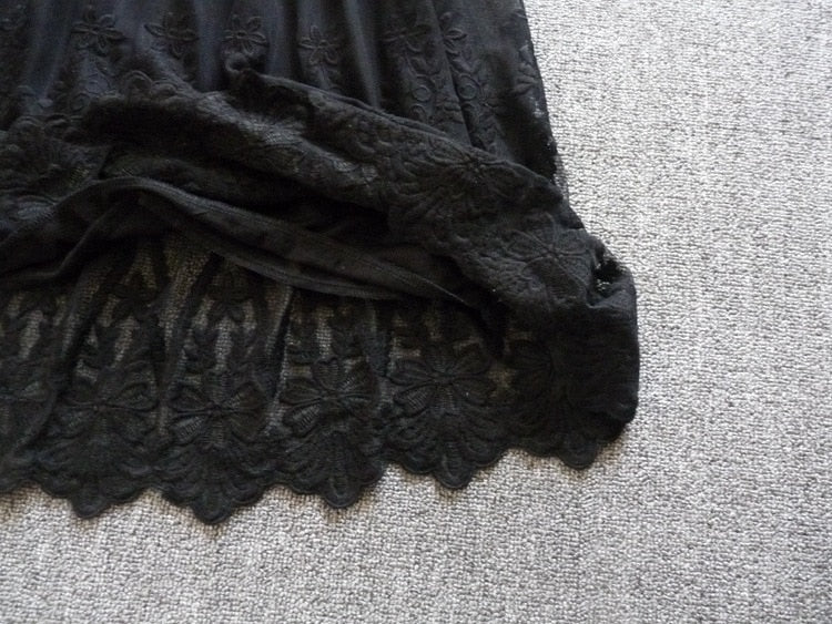 Mori Sweet Lace Layering Dress Black White Floral Embroidery Underdress