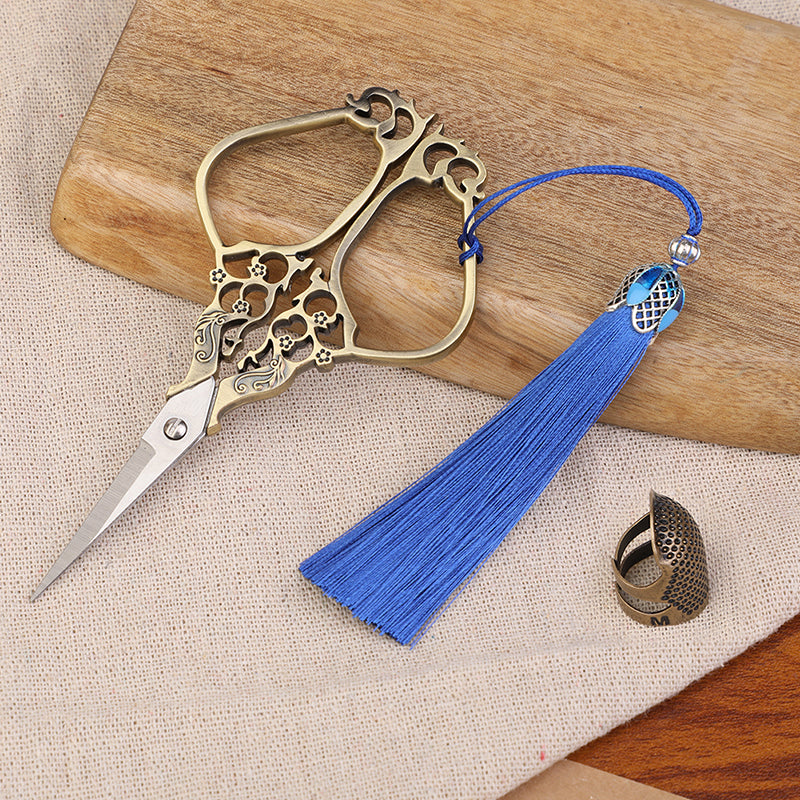 Vintage Style Embroidery Sewing Tailor Scissors and Thimble Set